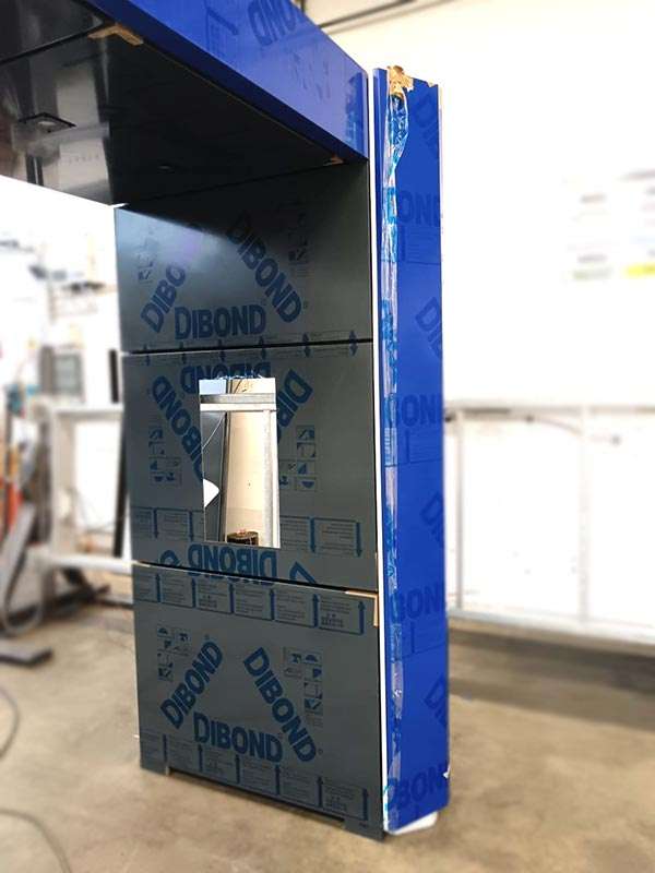 dettaglio produzione pensilina luminosa bronzoni motori reggio emilia