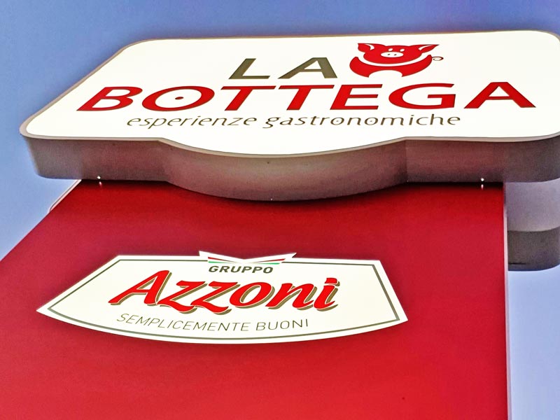 dettaglio totem luminoso la bottega azzoni salumi mantova