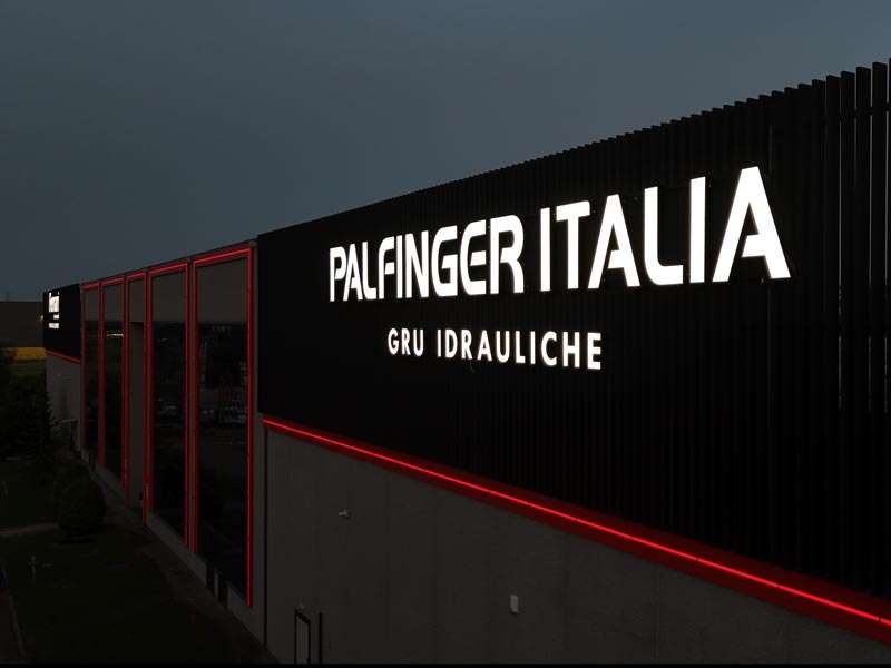 insegna a lettere scatolari ferrari palfinger reggio emilia