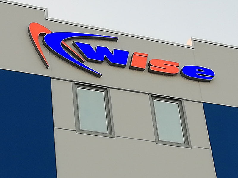 insegna luminosa aziendale scatolare wise srl parma