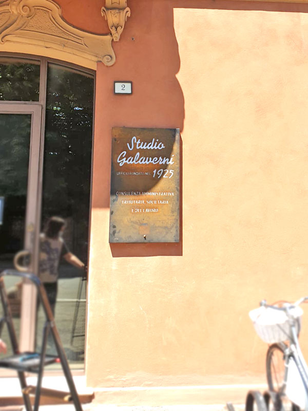 insegna luminosa corten studio galaverni reggio emilia