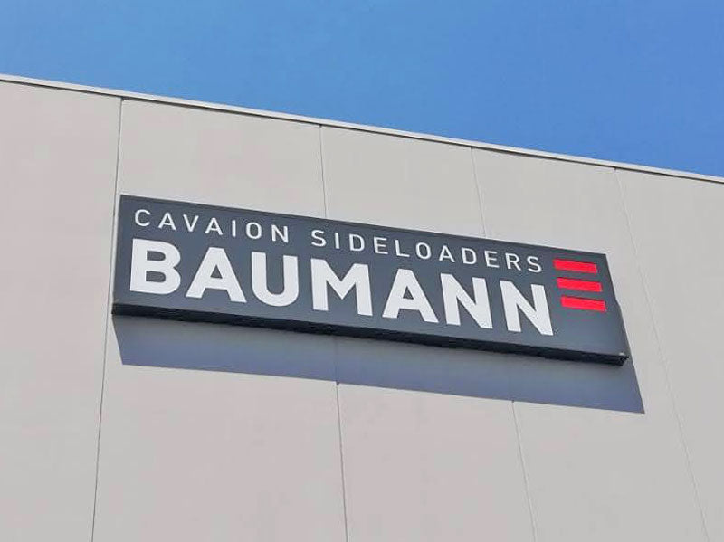 insegna luminosa di grande formato baumann spa verona