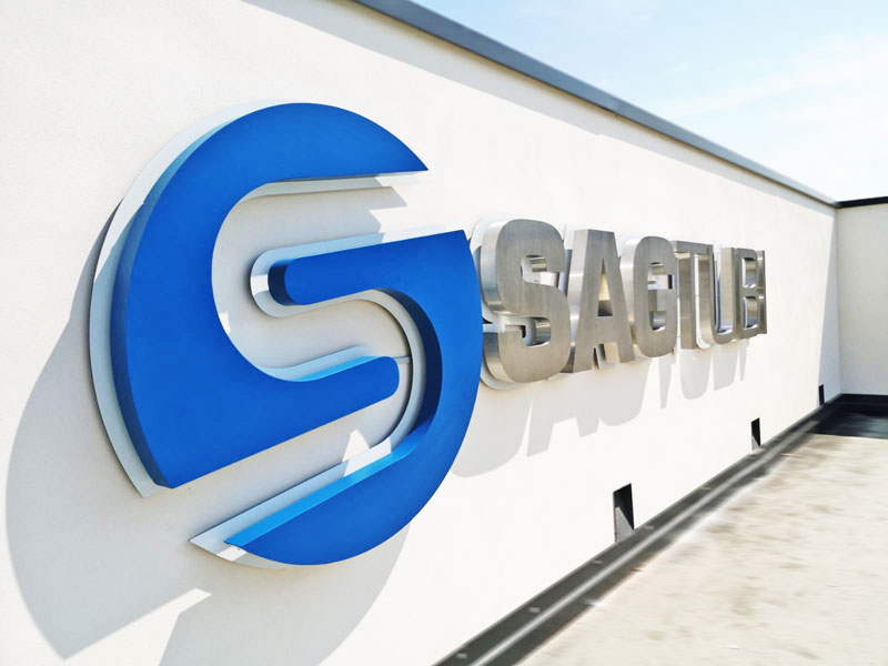insegna luminosa in acciaio sag group novellara