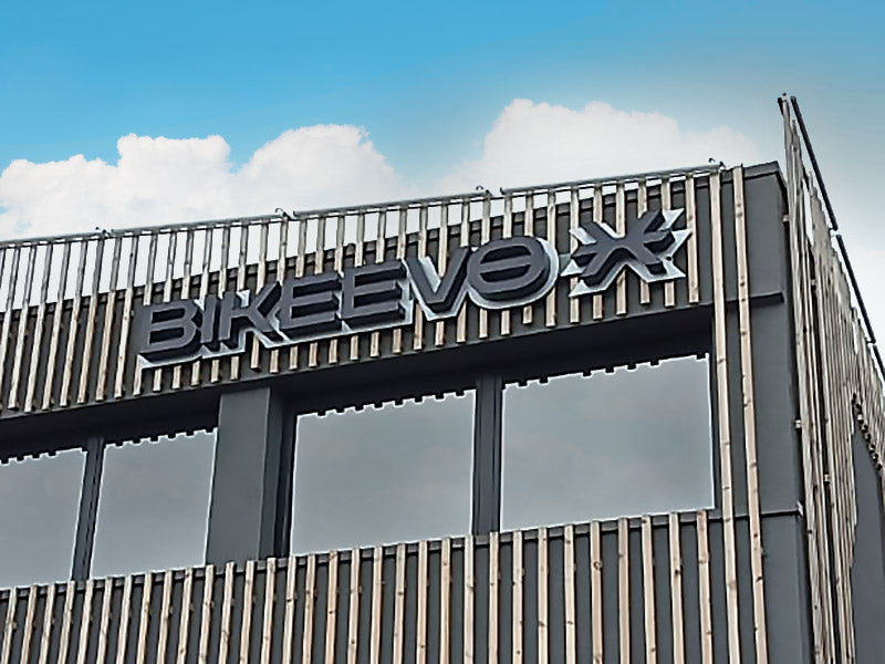 bonetti realizza nuova insegna luminosa per bikeevo a verona