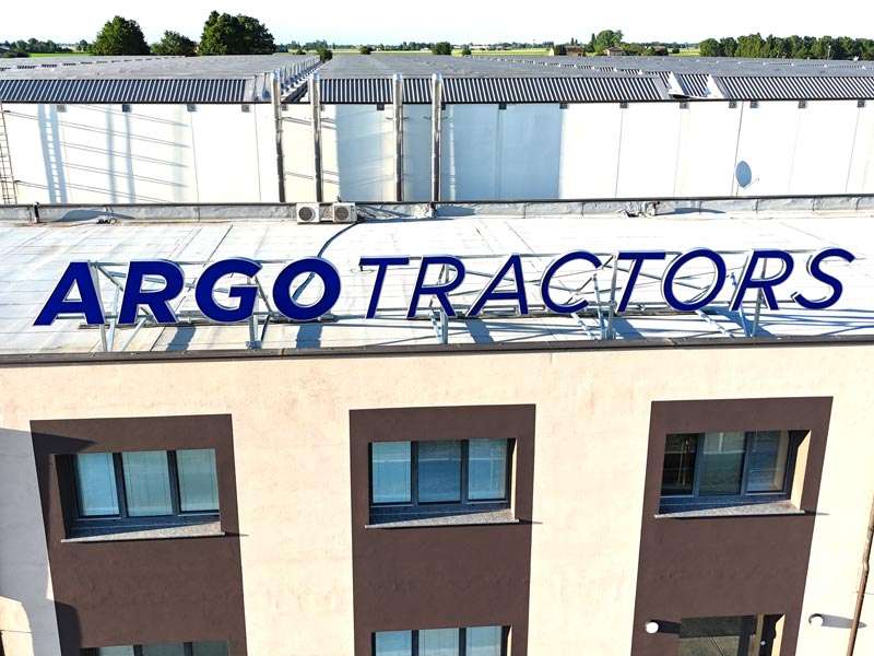 insegna luminosa scatolare argo tractors fabbrico