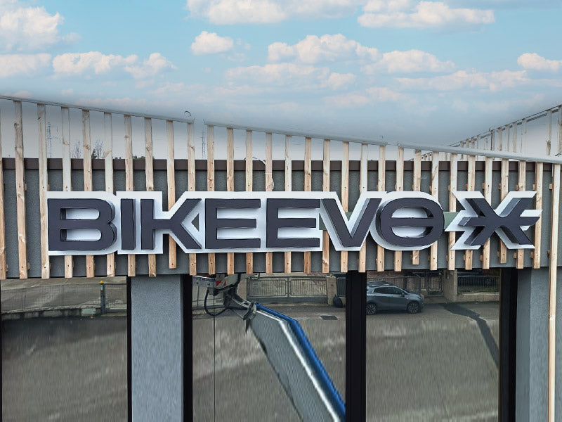 insegna luminosa scatolare per bikeevo a verona