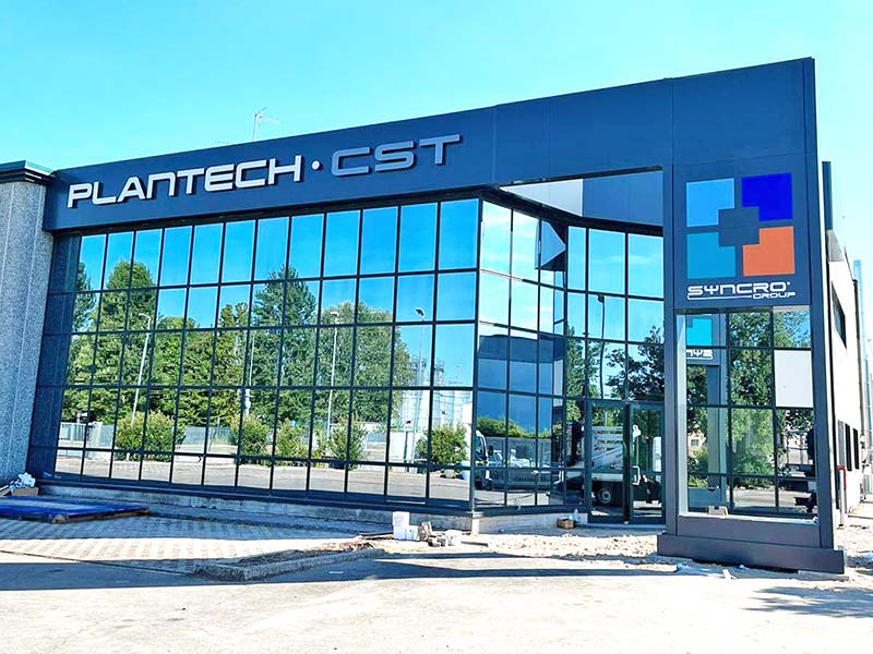 insegna luminosa scatolare e totem luminoso plantech modena