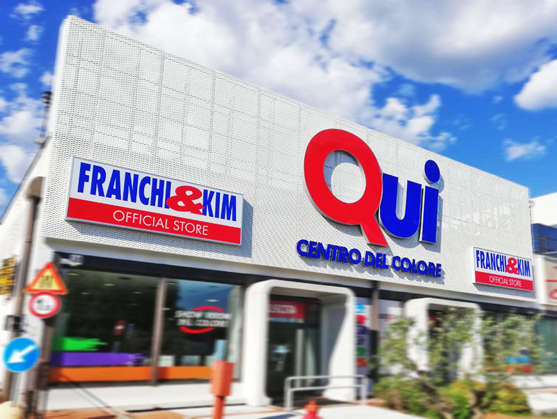 insegna luminosa scatolare qui centro del colore brescia