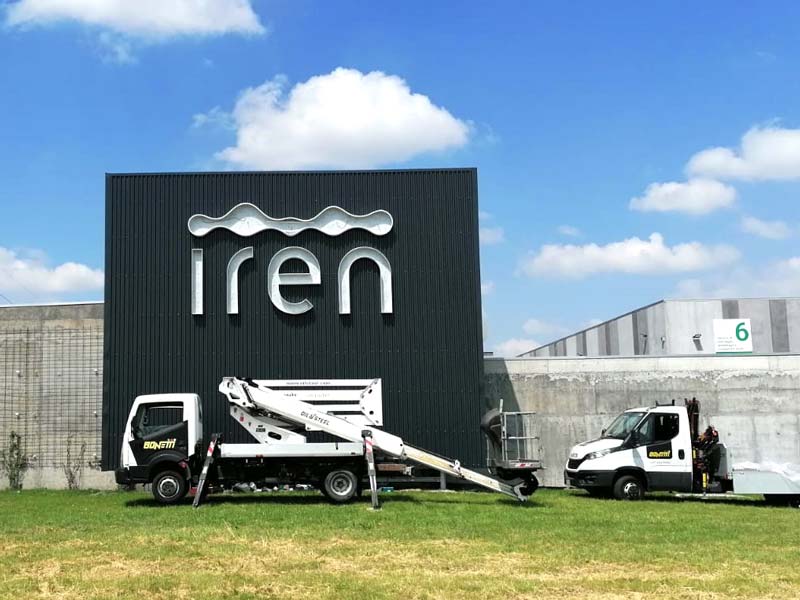 installazione insegna luminosa scatolare iren reggio emilia