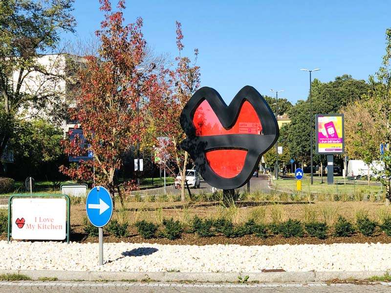 logo aziendale scatolare per rotatoria i love my kitchen reggio emilia