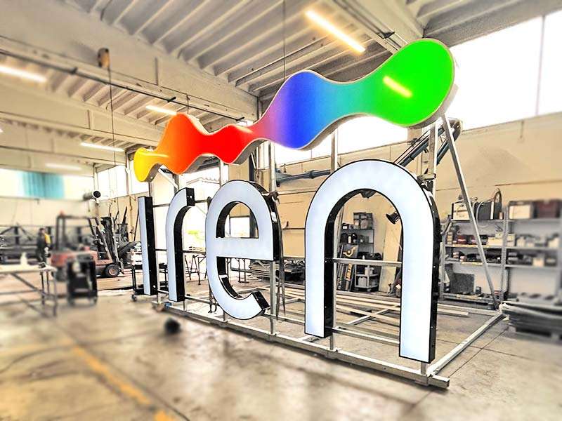 produzione insegna luminosa iren forsu reggio emilia