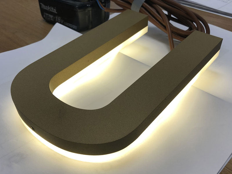 produzione insegna retroilluminata junyue restaurant milano