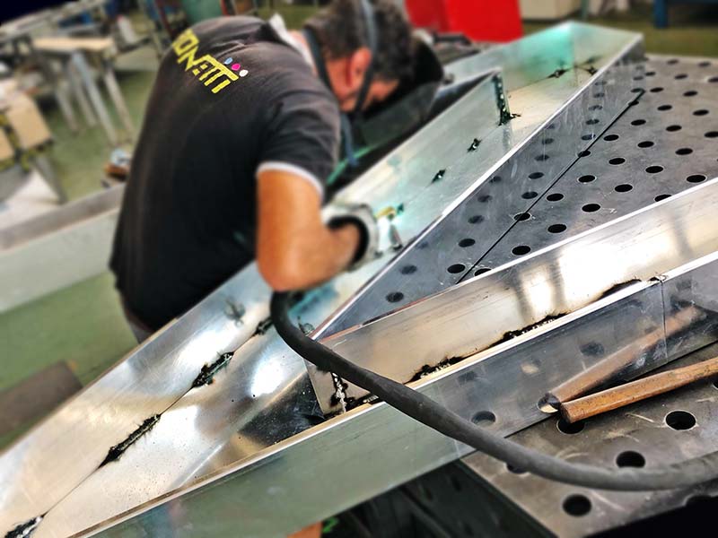 produzione insegna scatolare scrigno spa piacenza