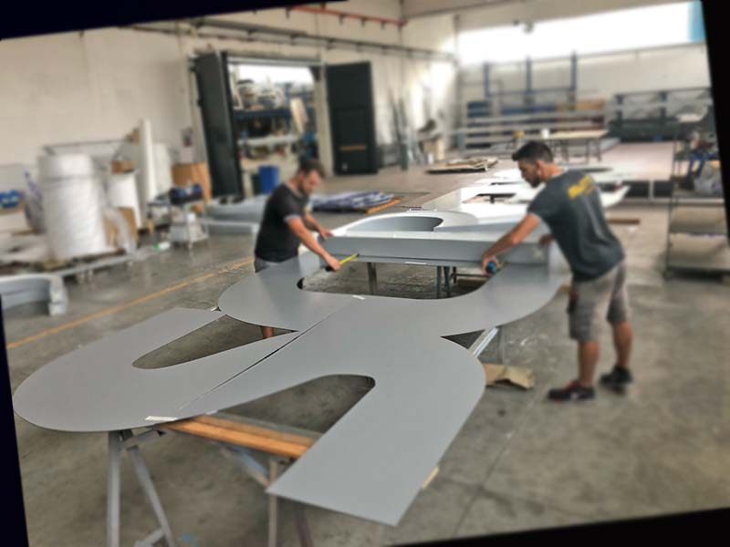produzione insegna scatolare scrigno spa piacenza