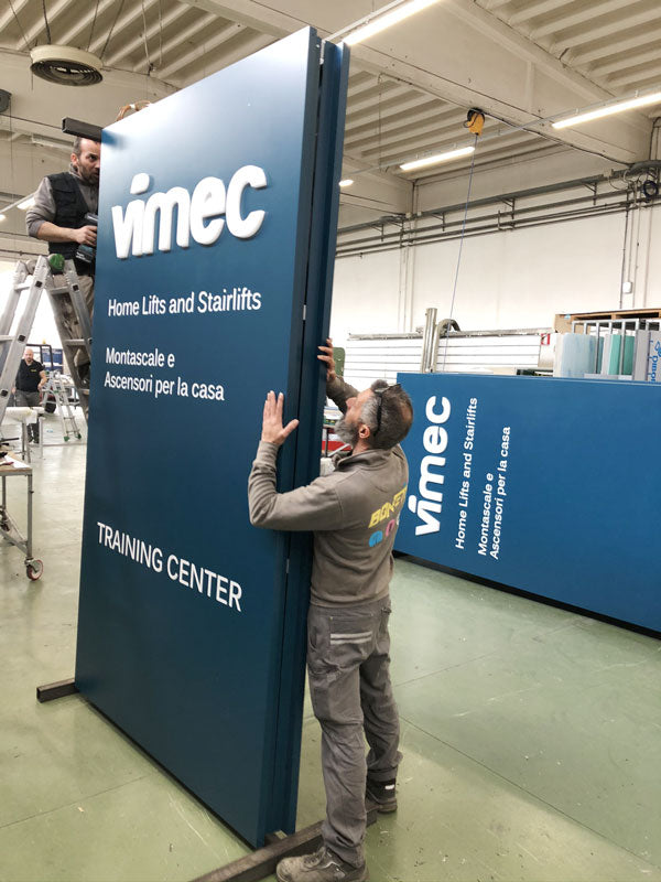 produzione totem luminosi aziendali vimec srl luzzara