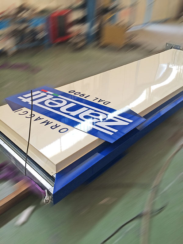 produzione totem luminoso aziendale zanetti formaggi mantova