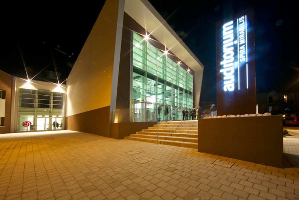 totem corten auditorium formigine