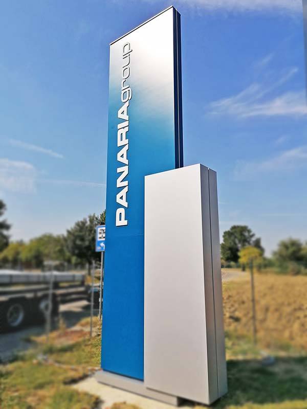 Panaria Group - Totem aziendale luminoso