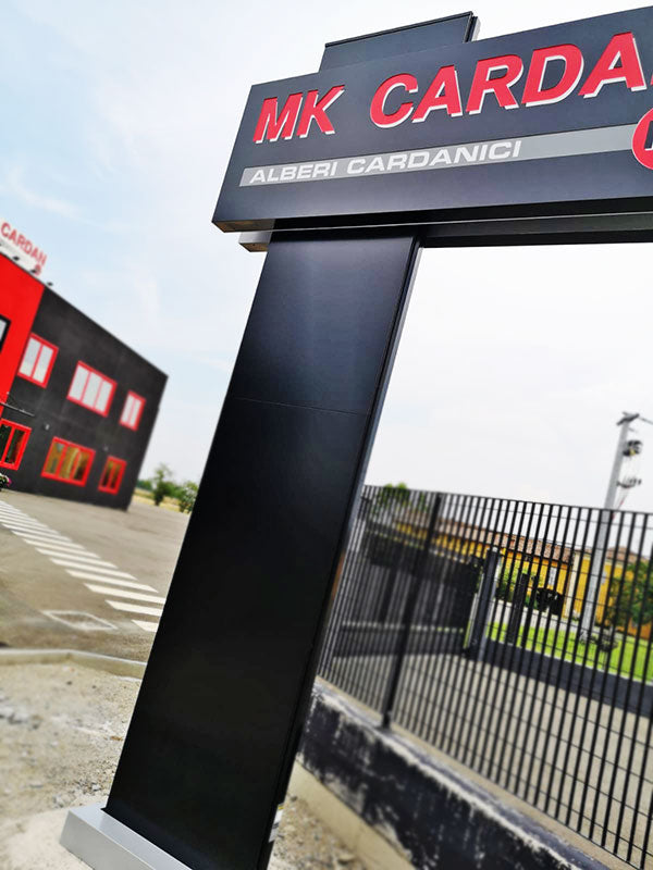 totem luminoso a stelo mk cardan parma