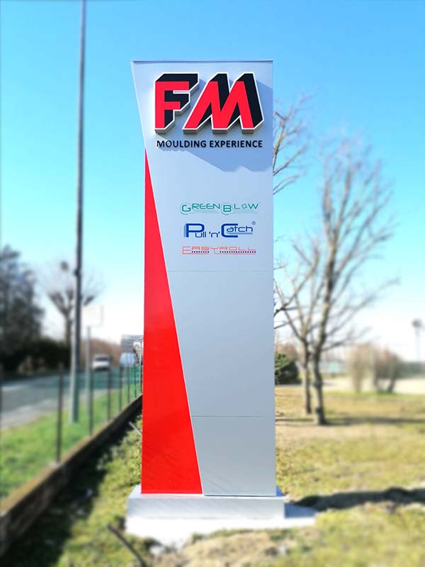 totem luminoso aziendale fm srl correggio