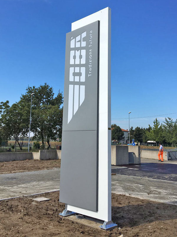 totem luminoso aziendale oba srl bologna