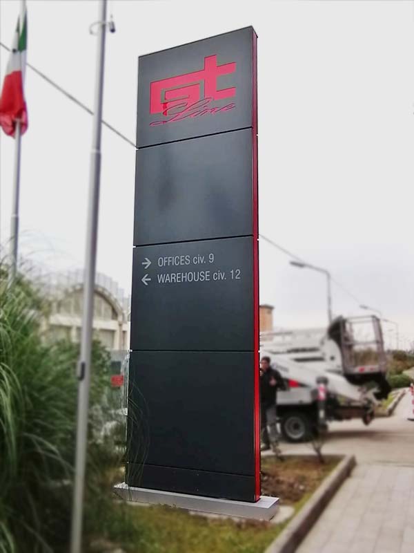 totem luminoso bay gt line srl bologna