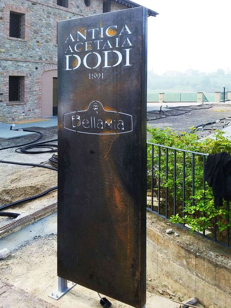 totem luminoso corten antica acetaia dodi albinea