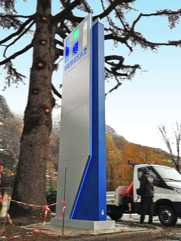 totem luminoso kite heresaz aosta