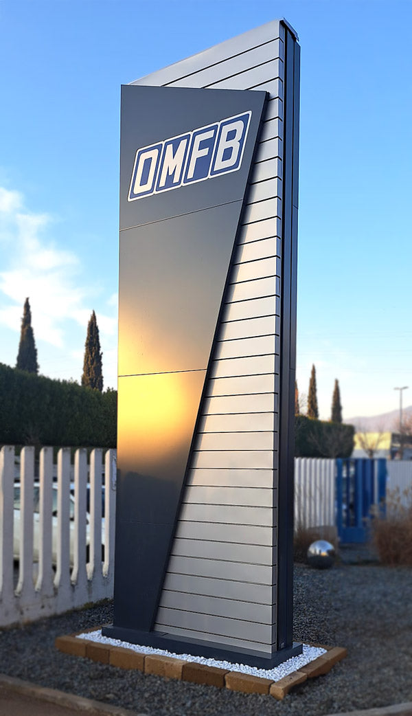 Bf Spa, Brescia - Totem luminoso design modello Sail