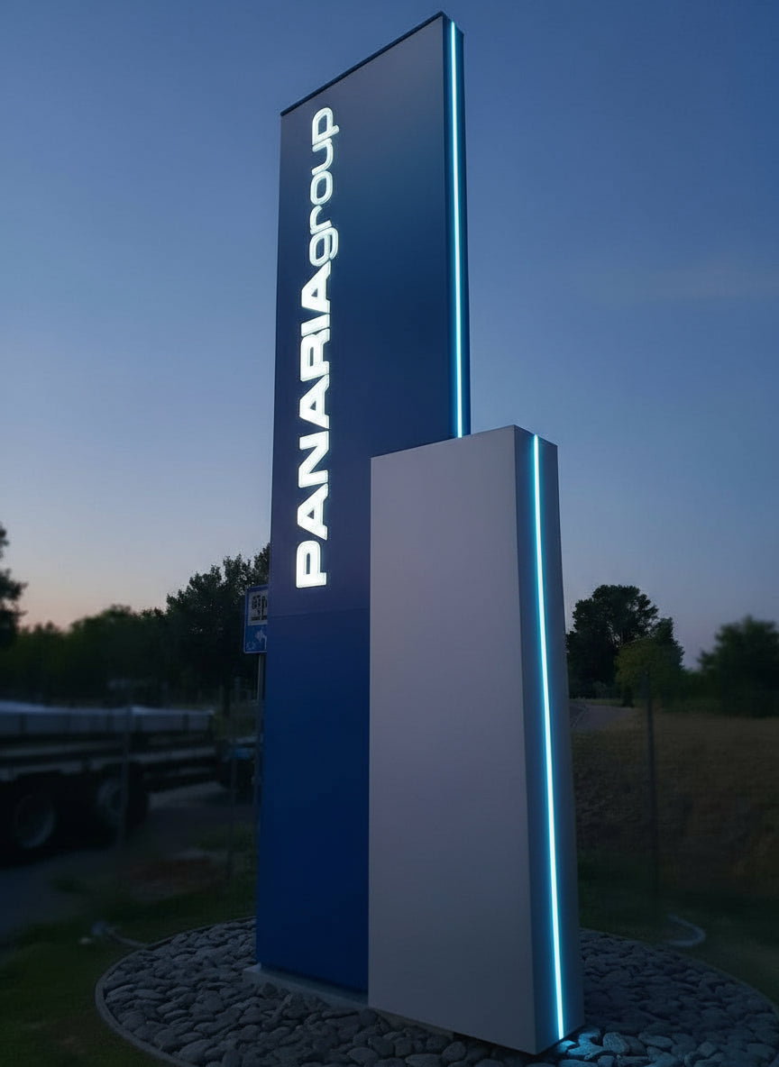 totem luminoso panaria group spa sassuolo