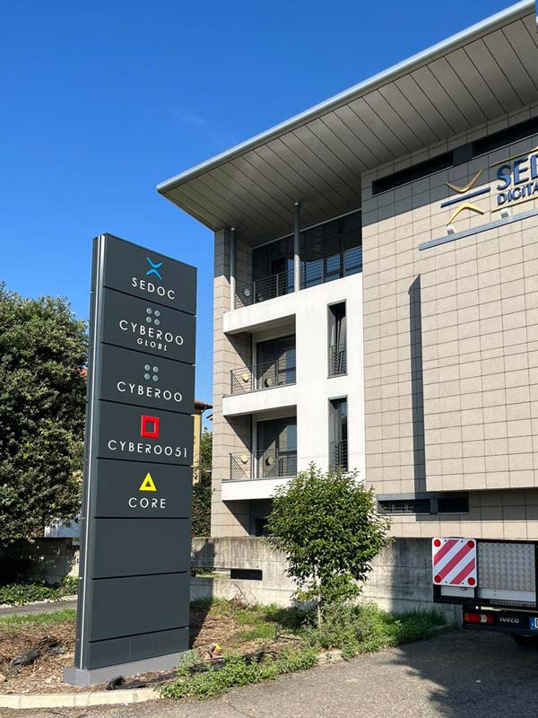 totem modulare sedoc digital group reggio emilia