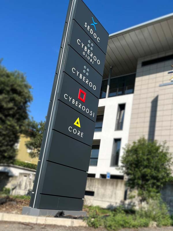 totem modulare sedoc digital group reggio emilia