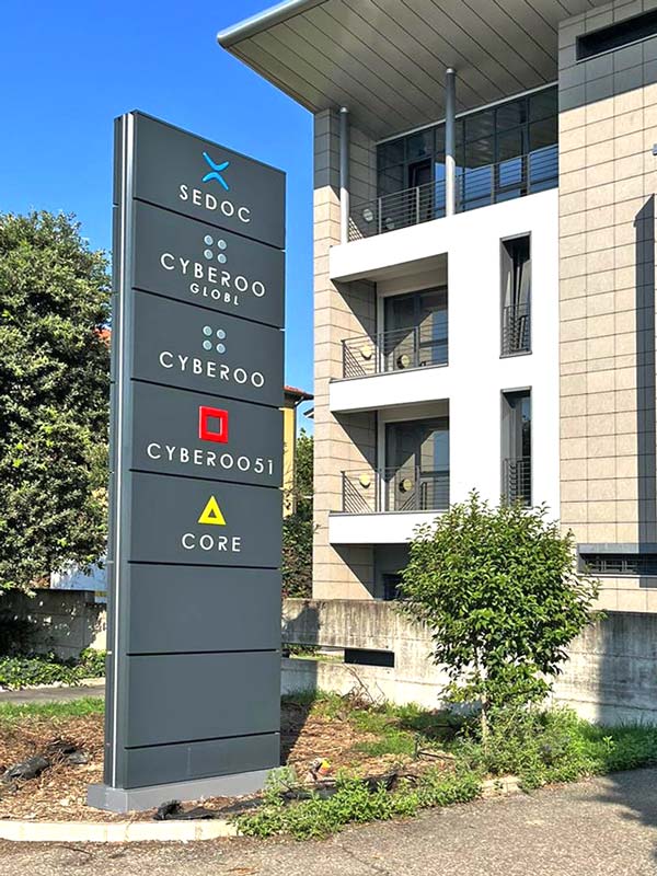 totem modulare sedoc digital group reggio emilia