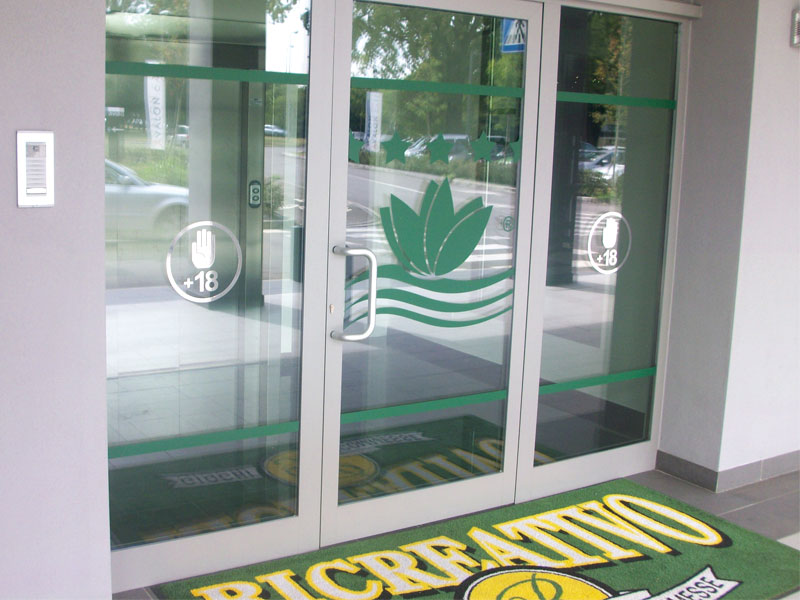 vetrofanie ingresso macao reggio emilia