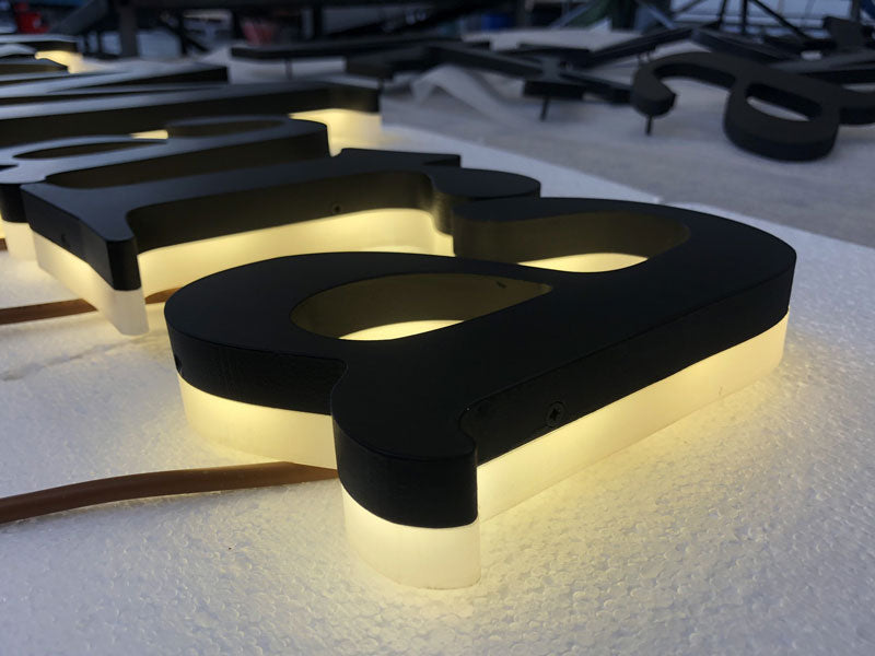 L'importanza di una (bella) insegna luminosa