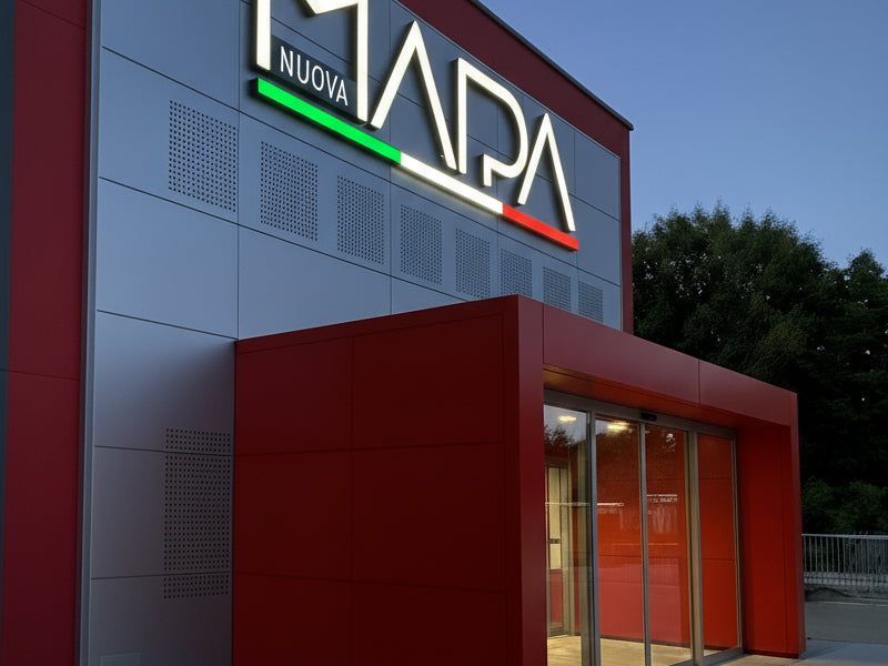 Bussola d'ingresso e insegna luminosa - Mapa, Bologna