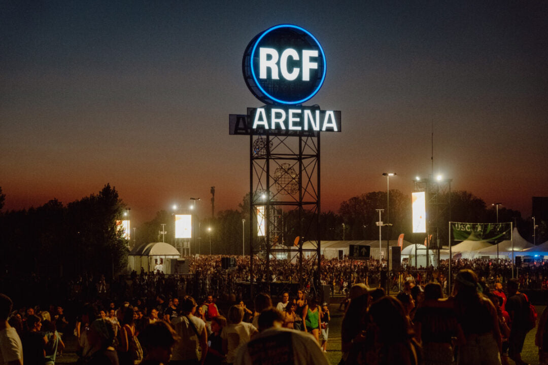 Insegna scatolata luminosa Rcf Arena Reggio Emilia