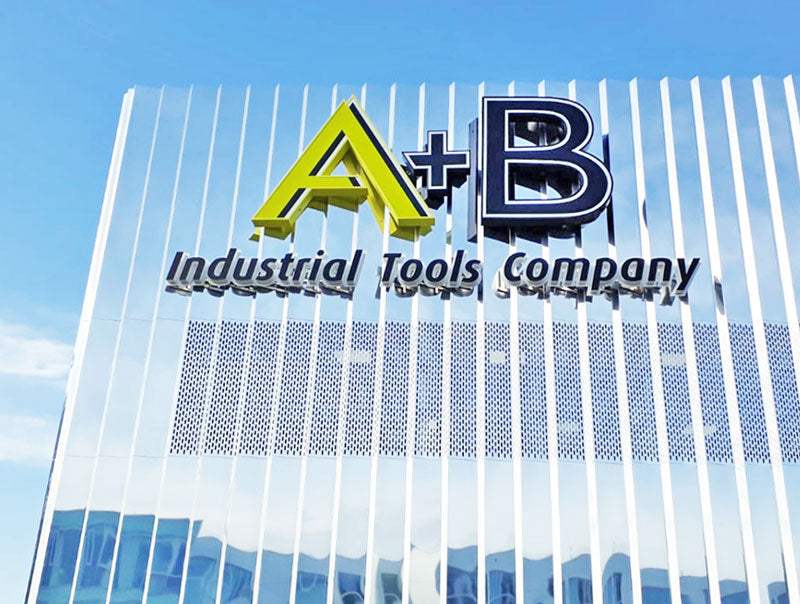 Lettere scatolate luminose A+B Bologna