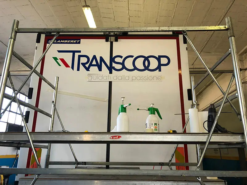 Decorazione grafica retro cella frigo automezzo transcoop Reggio Emilia