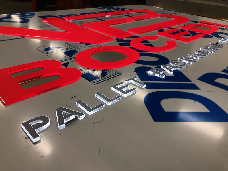 dettaglio produzione totem luminoso bocedi srl reggio emilia