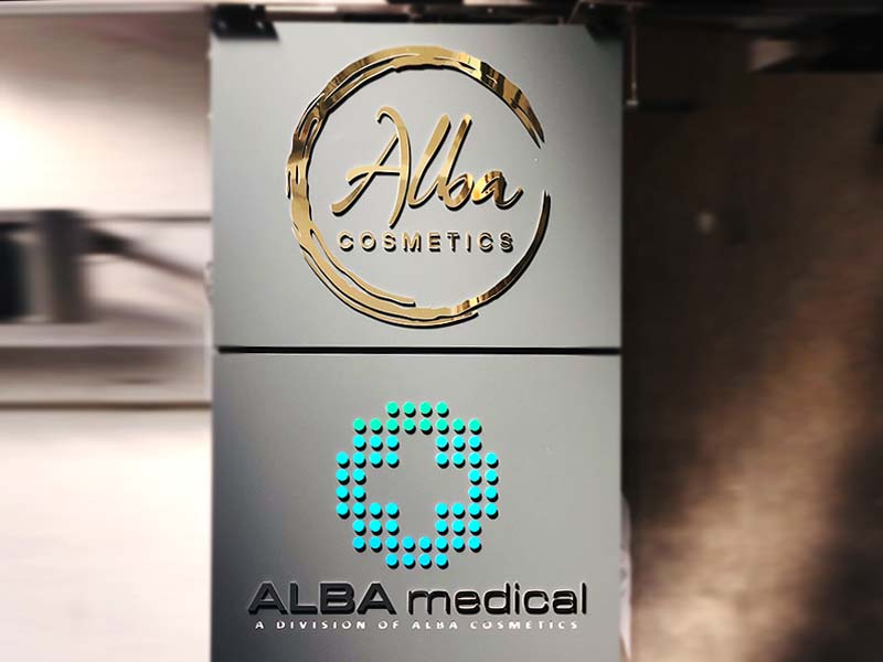 dettaglio produzione totem luminoso modulare alba cosmetics ivrea