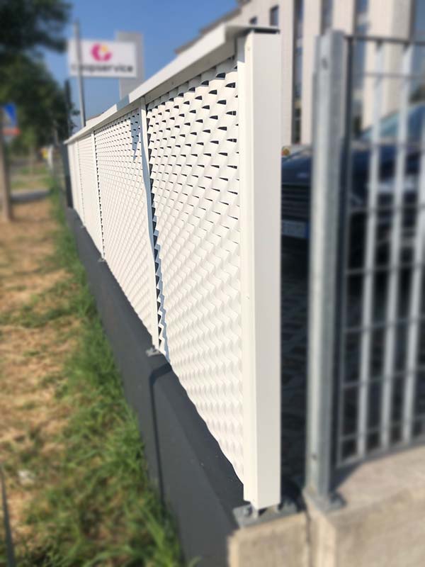dettaglio recinzione luminosa coopservice reggio emilia