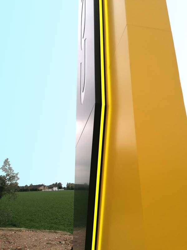 dettaglio totem aziendale luminoso copernit spa pegognaga