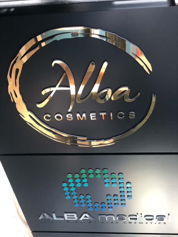 dettaglio totem luminoso modulare alba cosmetics ivrea