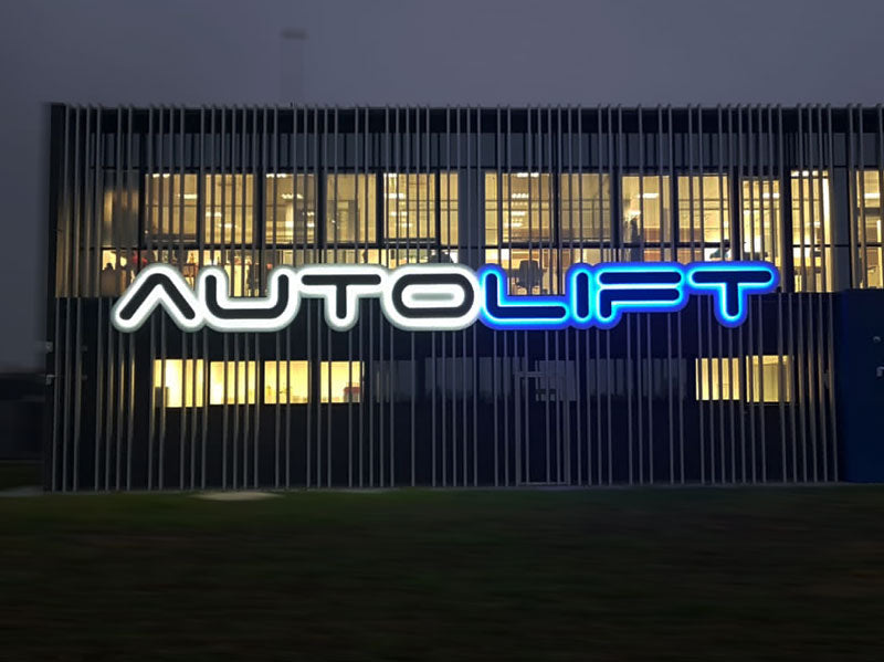 Autolift - Insegna retroilluminata a lettere scatolate per esterni