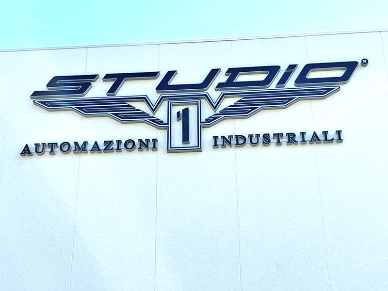 Studio 1 Automazioni Industriali - Insegna luminosa di grande formato a lettere scatolate