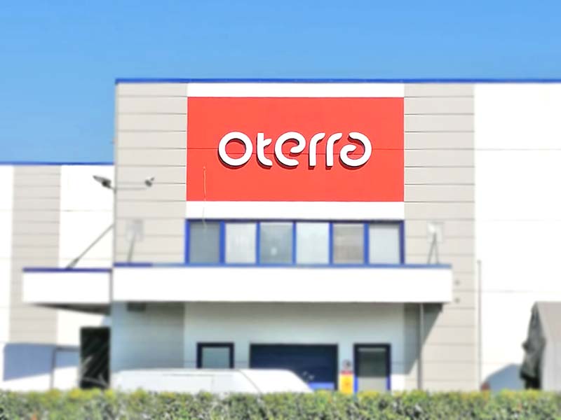 Oterra - Insegna luminosa aziendale a lettere scatolate