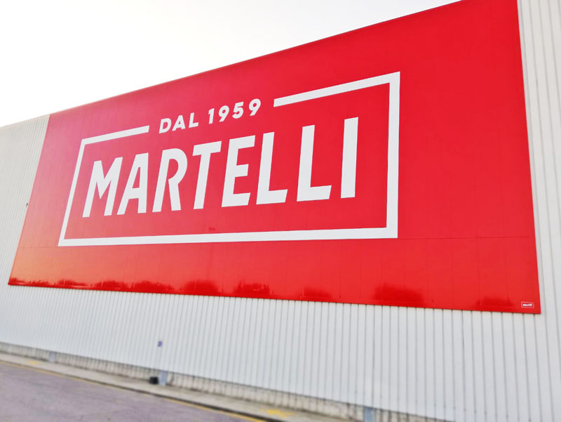 insegna luminosa di grande formato martelli mantova