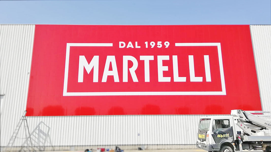 insegna luminosa di grande formato martelli mantova