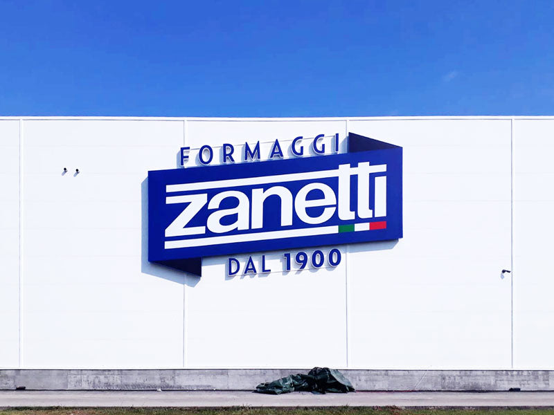 Zanetti Formaggi - Insegna luminosa di grande formato con telo tensionato